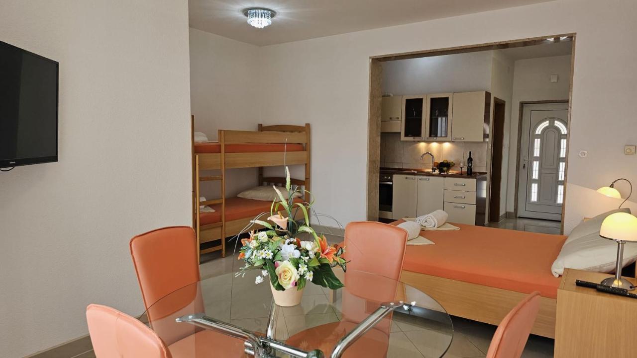 Apartmani Barnjak Trogir Zewnętrze zdjęcie