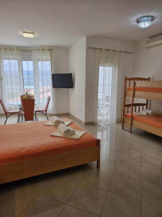 Apartmani Barnjak Trogir Zewnętrze zdjęcie