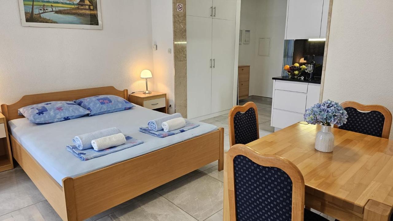 Apartmani Barnjak Trogir Zewnętrze zdjęcie